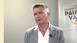 Jean-Michel Ganteau présente sa monographie The Poetics and Ethics of Attention in Contemporary British Narrative  (2022)